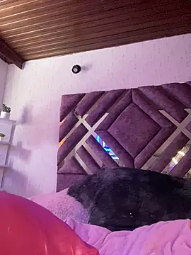 Snapshot of MichelleDiaz_Pink chatting on October 13, 2025, 12:05 pm MichelleDiaz Pink online show from October 13, 2025, 12:05 pm