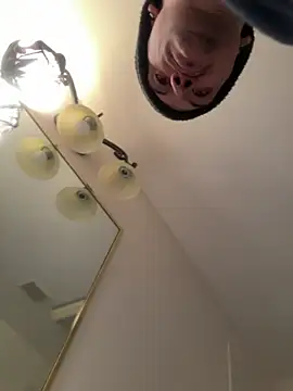 Snapshot of Polaroid_White chatting on March 11, 2025, 6:53 am Polaroid White online show from March 11, 2025, 6:53 am