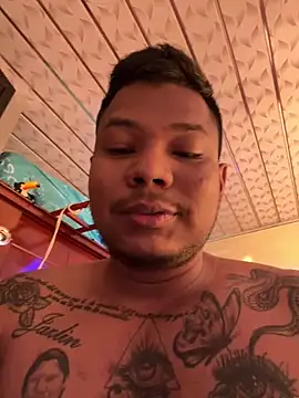 Saipuer31 online show from December 16, 2025, 3:28 pm