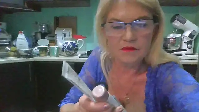 Snapshot of Heidi-Helga chatting on September 20, 2025, 5:25 pm Heidi-Helga online show from September 20, 2025, 5:25 pm