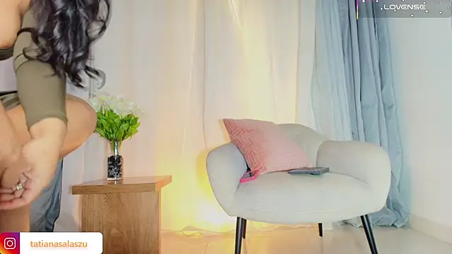 Snapshot of tatiana_10 chatting on November 13, 2025, 6:12 am tatiana 10 online show from November 13, 2025, 6:12 am