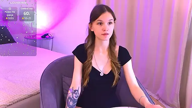 Snapshot of Amber_Rogers chatting on October 23, 2025, 5:29 am Amber Rogers online show from October 23, 2025, 5:29 am