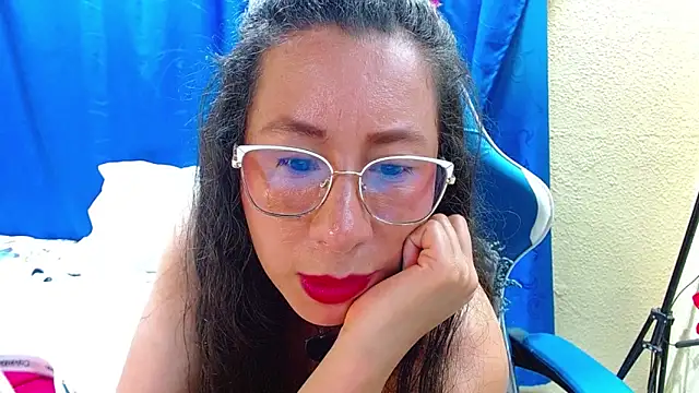 Snapshot of Gia_leinn chatting on June 4, 2026, 2:39 am Gia leinn online show from June 4, 2026, 2:39 am