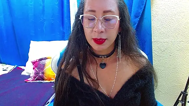 Snapshot of Gia_leinn chatting on June 6, 2026, 10:25 pm Gia leinn online show from June 6, 2026, 10:25 pm