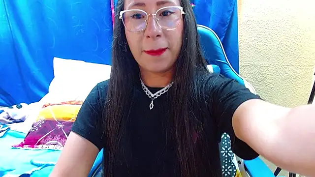 Snapshot of Gia_leinn chatting on June 12, 2026, 7:02 pm Gia leinn online show from June 12, 2026, 7:02 pm