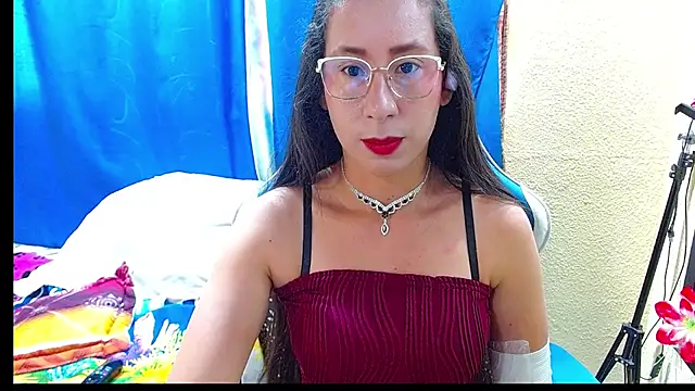 Gia leinn online show from June 24, 2026, 3:44 pm