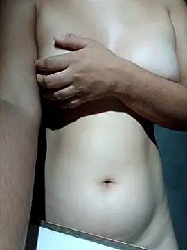 meddy delicinha online show from February 22, 2026, 4:24 am