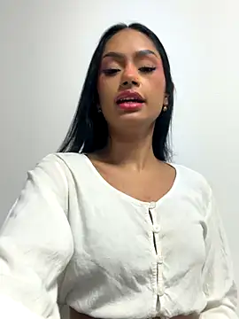 Snapshot of ChloeMoon9 chatting on September 19, 2025, 11:33 am ChloeMoon9 online show from September 19, 2025, 11:33 am