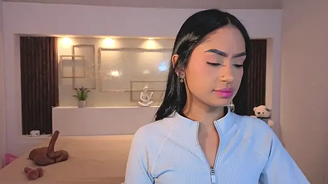 Snapshot of ChloeMoon9 chatting on October 27, 2025, 12:42 pm ChloeMoon9 online show from October 27, 2025, 12:42 pm