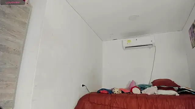 flor herrera01 online show from October 2, 2025, 6:31 am