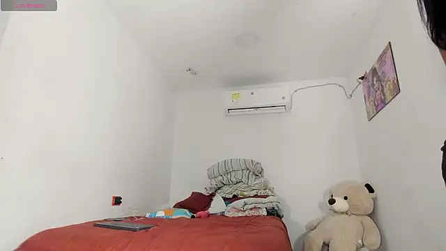 Snapshot of flor_herrera01 chatting on March 5, 2026, 4:08 am flor herrera01 online show from March 5, 2026, 4:08 am