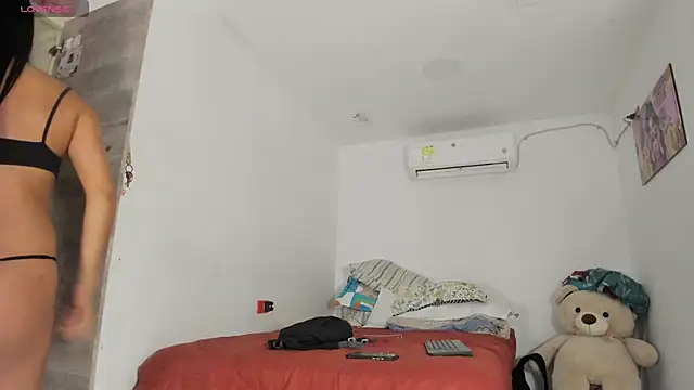 Snapshot of flor_herrera01 chatting on March 14, 2026, 3:45 am flor herrera01 online show from March 14, 2026, 3:45 am