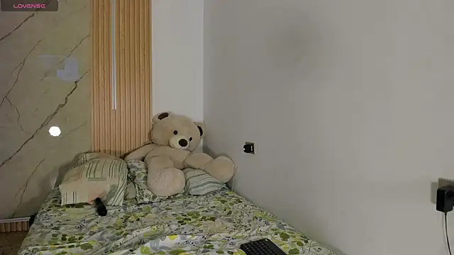 Snapshot of flor_herrera01 chatting on April 1, 2026, 7:09 am flor herrera01 online show from April 1, 2026, 7:09 am