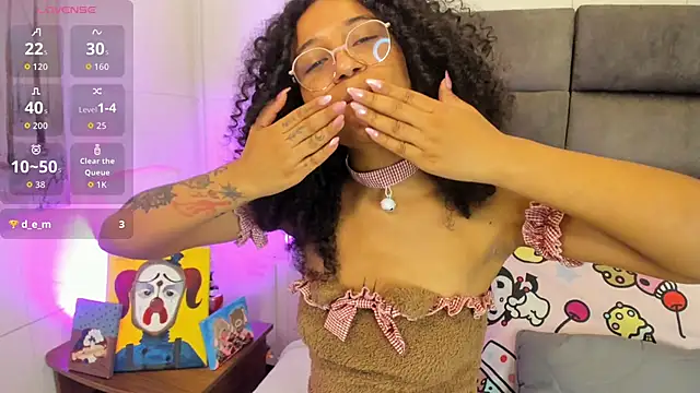 Layla Clarke online show from October 11, 2025, 4:12 am