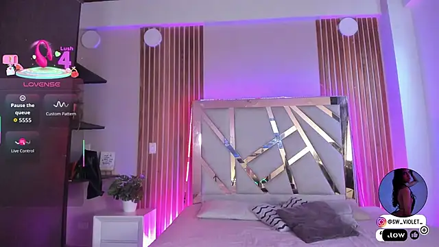 sweetviolet   online show from November 23, 2025, 12:16 pm