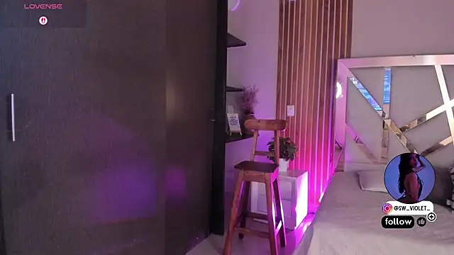 Snapshot of sweetviolet__ chatting on February 11, 2026, 12:43 pm sweetviolet online show from February 11, 2026, 12:43 pm