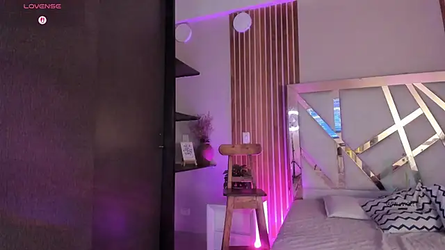 Snapshot of sweetviolet__ chatting on February 12, 2026, 12:22 pm sweetviolet online show from February 12, 2026, 12:22 pm