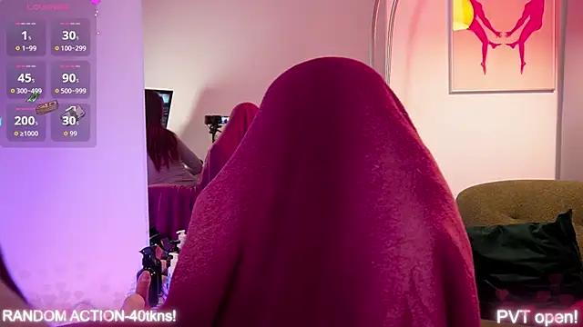 luna joy  online show from November 28, 2025, 2:53 pm