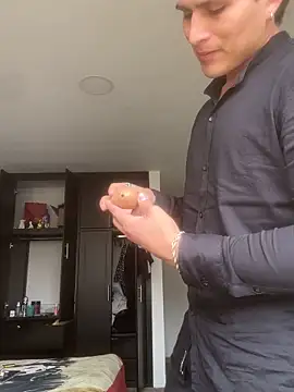 Snapshot of MaxxxSteil chatting on November 1, 2025, 4:20 pm MaxxxSteil online show from November 1, 2025, 4:20 pm