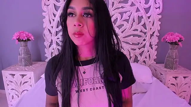 AnnieGibbyns online show from June 25, 2026, 8:24 pm