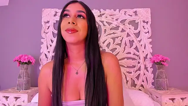 AnnieGibbyns online show from July 31, 2026, 8:19 pm