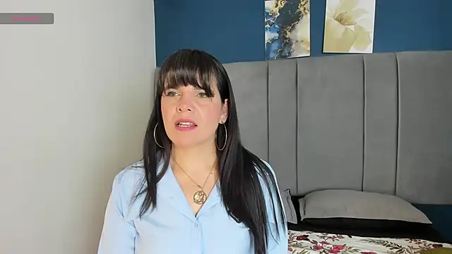 laura hotties online show from September 13, 2025, 1:11 pm