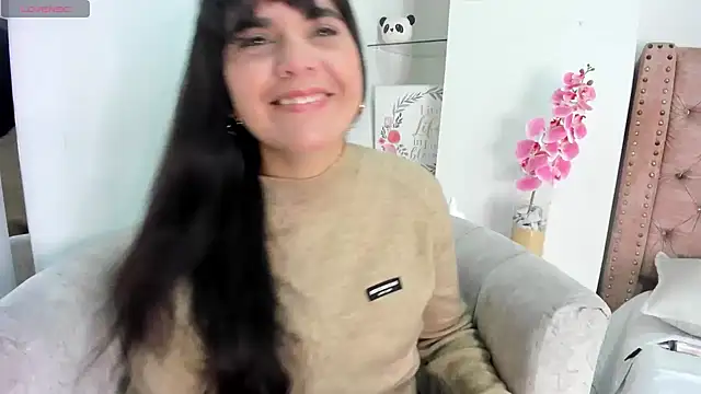 laura hotties online show from July 4, 2026, 1:39 pm