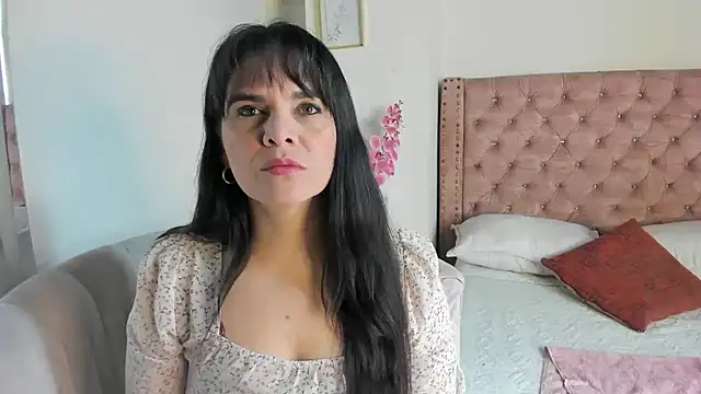 laura hotties online show from August 3, 2026, 5:38 pm