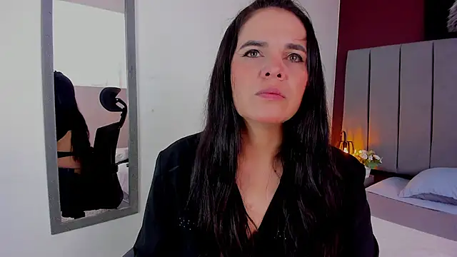 laura hotties online show from August 8, 2026, 1:24 pm