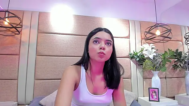 AriaAlvarado  online show from September 10, 2025, 8:09 pm