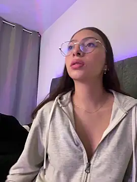 Dirty-Bunnyyy online show from April 28, 2026, 3:00 am