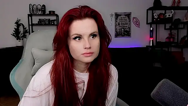 Snapshot of Della_Ideal chatting on March 31, 2026, 5:02 pm Della Ideal online show from March 31, 2026, 5:02 pm