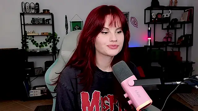 Snapshot of Della_Ideal chatting on April 11, 2026, 5:06 pm Della Ideal online show from April 11, 2026, 5:06 pm