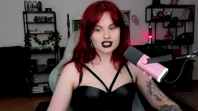 Snapshot of Della_Ideal chatting on April 19, 2026, 5:12 pm Della Ideal online show from April 19, 2026, 5:12 pm