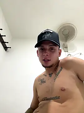 Cristopher1112 online show from October 31, 2025, 8:26 am