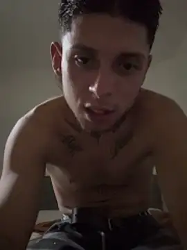 Snapshot of Cristopher1112 chatting on February 1, 2026, 8:02 am Cristopher1112 online show from February 1, 2026, 8:02 am