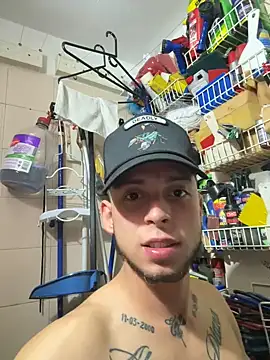 Snapshot of Cristopher1112 chatting on February 26, 2026, 4:33 am Cristopher1112 online show from February 26, 2026, 4:33 am