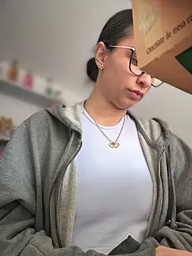 Snapshot of Soy_Sara7 chatting on October 16, 2025, 4:30 pm Soy Sara7 online show from October 16, 2025, 4:30 pm