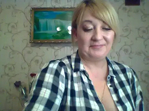 ArielXLoveresss online show from March 10, 2025, 8:26 am