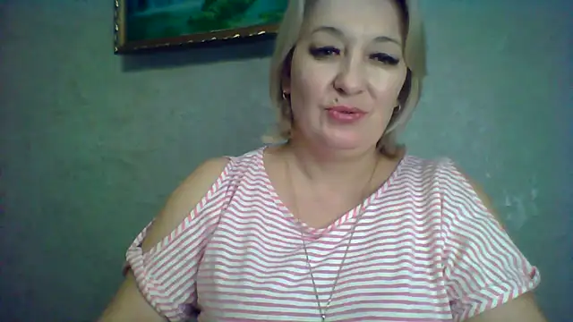 ArielXLoveresss online show from November 22, 2025, 8:30 pm