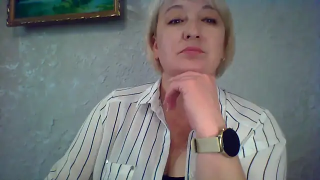 ArielXLoveresss online show from June 3, 2026, 11:24 am