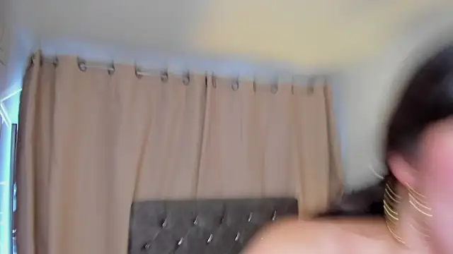 DaphneGlas online show from January 31, 2026, 7:11 pm