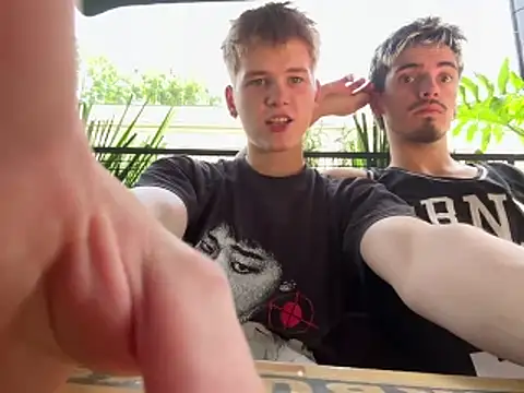 Snapshot of TaylerSigma chatting on October 23, 2025, 1:43 pm TaylerSigma online show from October 23, 2025, 1:43 pm