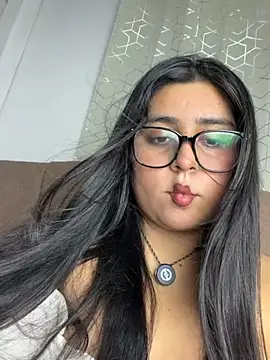 virginbrunette99 online show from April 28, 2026, 5:12 am