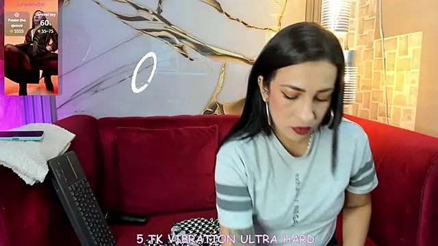 Bella williamss  online show from September 29, 2025, 3:50 pm