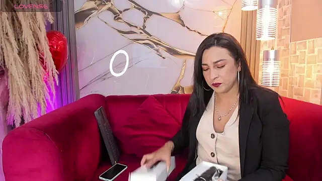 Bella williamss  online show from October 17, 2025, 7:49 pm