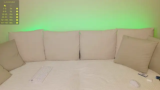 Snapshot of your_super_hero chatting on December 23, 2025, 3:37 am your super hero online show from December 23, 2025, 3:37 am