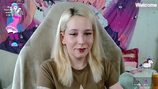 Minniequeen online show from February 26, 2025, 7:53 am
