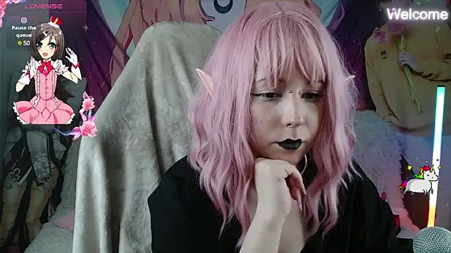 Minniequeen online show from March 19, 2025, 5:19 am