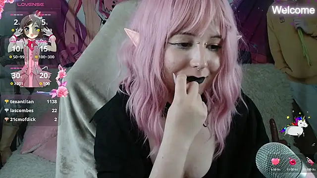 Minniequeen online show from March 19, 2025, 11:28 am